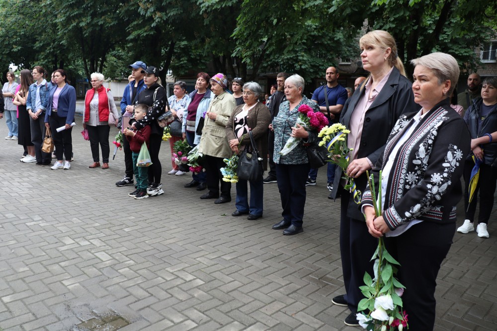 В Покрові сьогодні відкрили меморіальні дошки полеглому Захиснику: фото