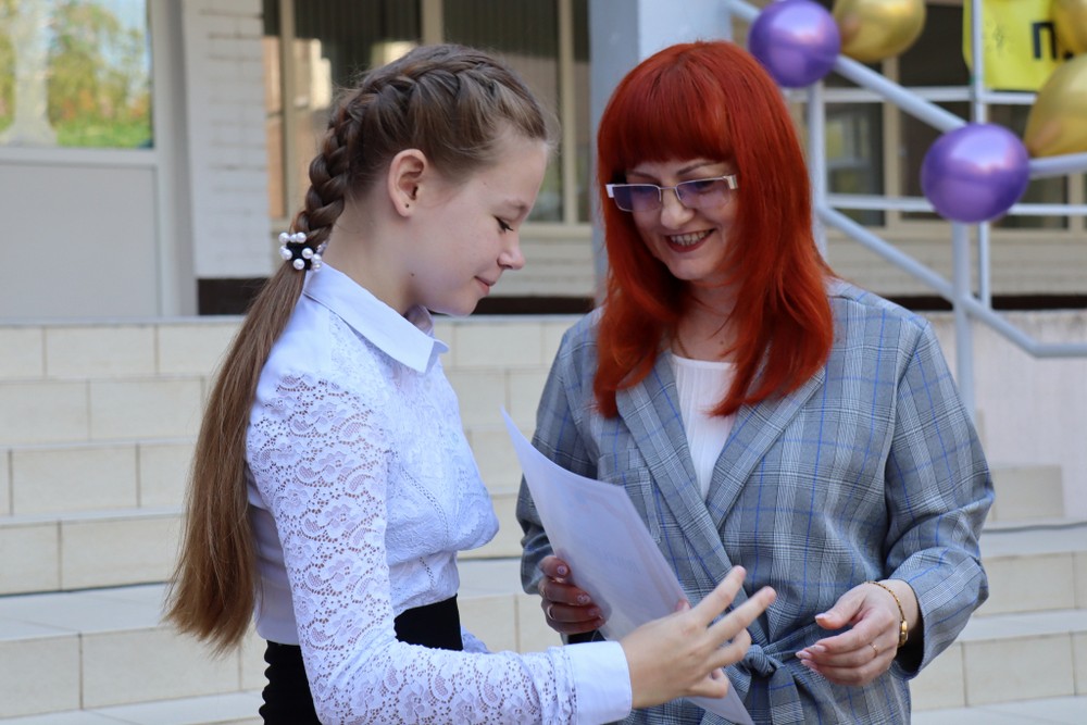 У Покрові сьогодні пролунав довгоочікуваний останній дзвоник.