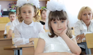 У Покрові сьогодні пролунав останній дзвоник