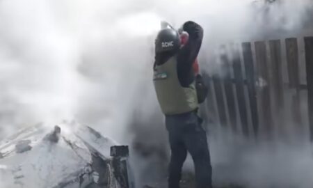 Кореспондент Kyiv Independent показав роботу рятувальників Нікополя під обстрілами (відео) 47 Кореспондент Kyiv Independent показав роботу рятувальників Нікополя під обстрілами