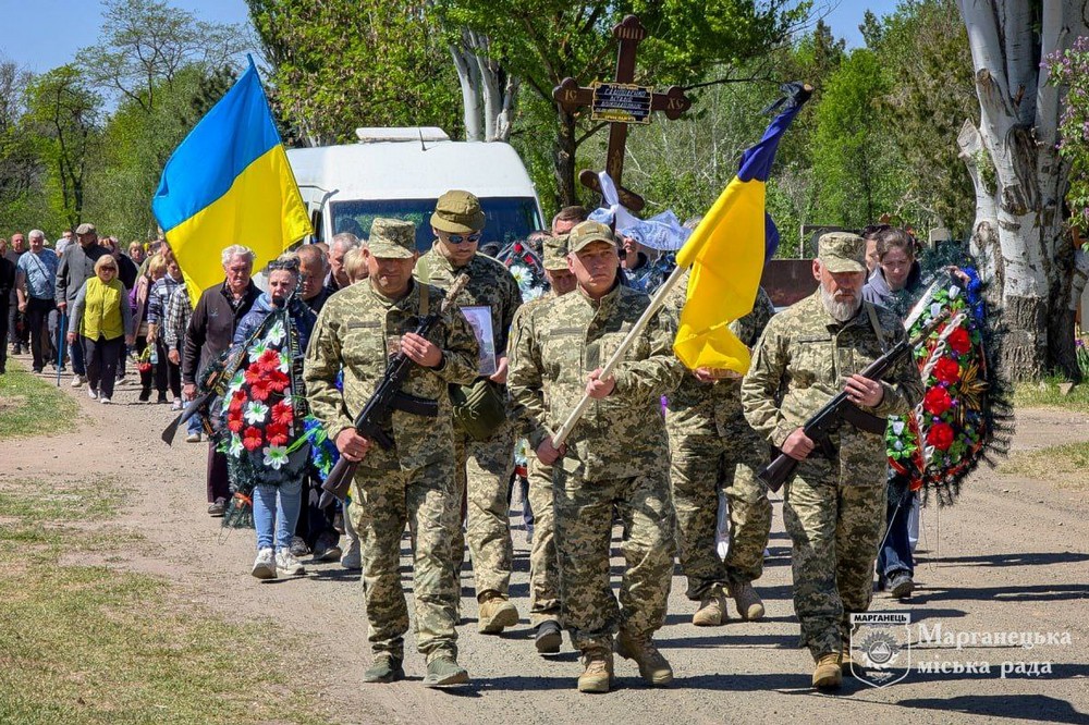  Марганець сьогодні провів в останню путь полеглого Захисника Віталія Самойленка (фото) 6