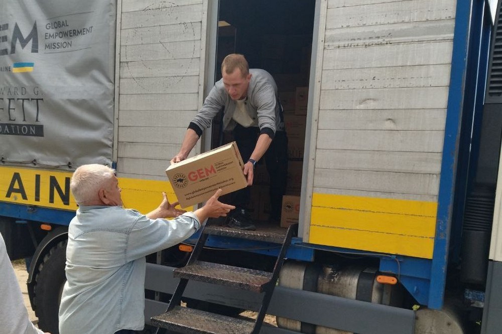 Протягом тижня жителям Марганецької громади видали 1440 продуктових наборів (фото) 1 Марганецької громади видали 10