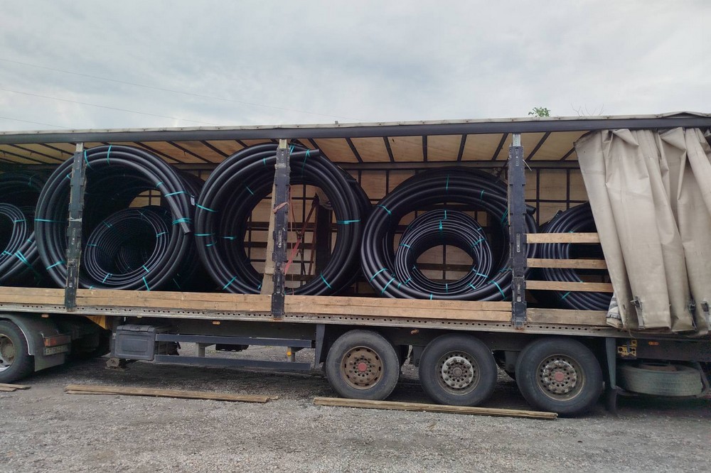 Мирівська громада отримала труби і обладнання від благодійників (фото) 1 Мирівська громада отримала труби і обладнання від благодійників (фото) 4