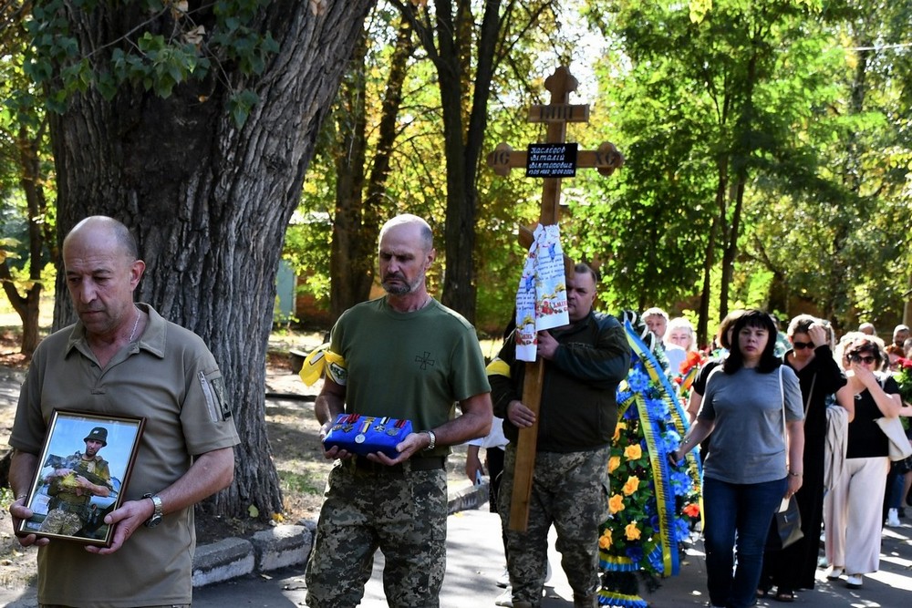 Вбиті росією мешканці Нікопольщини. Захисник з Нікополя Віталій Наслєдов 13 травня відзначав би своє 43-річчя, але йому назавжди 42… І сьогодні ми вшановуємо пам’ять Героя!
