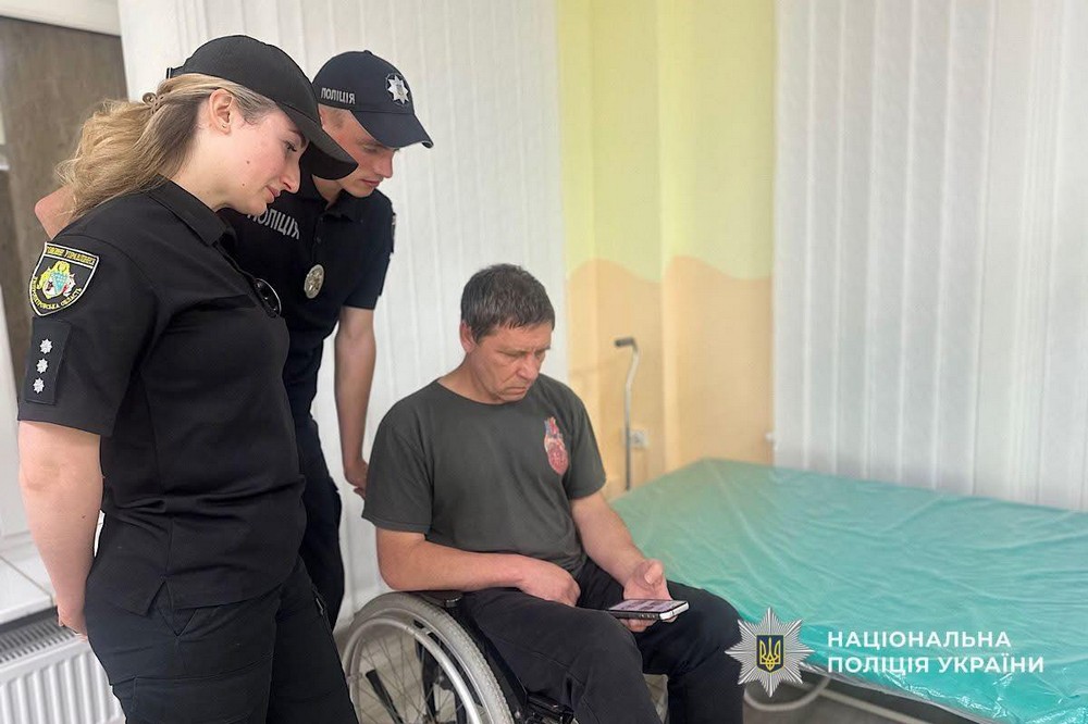 Поліцейські Нікополя  допомагають військовому, який проходить реабілітацію після поранення (фото) 5