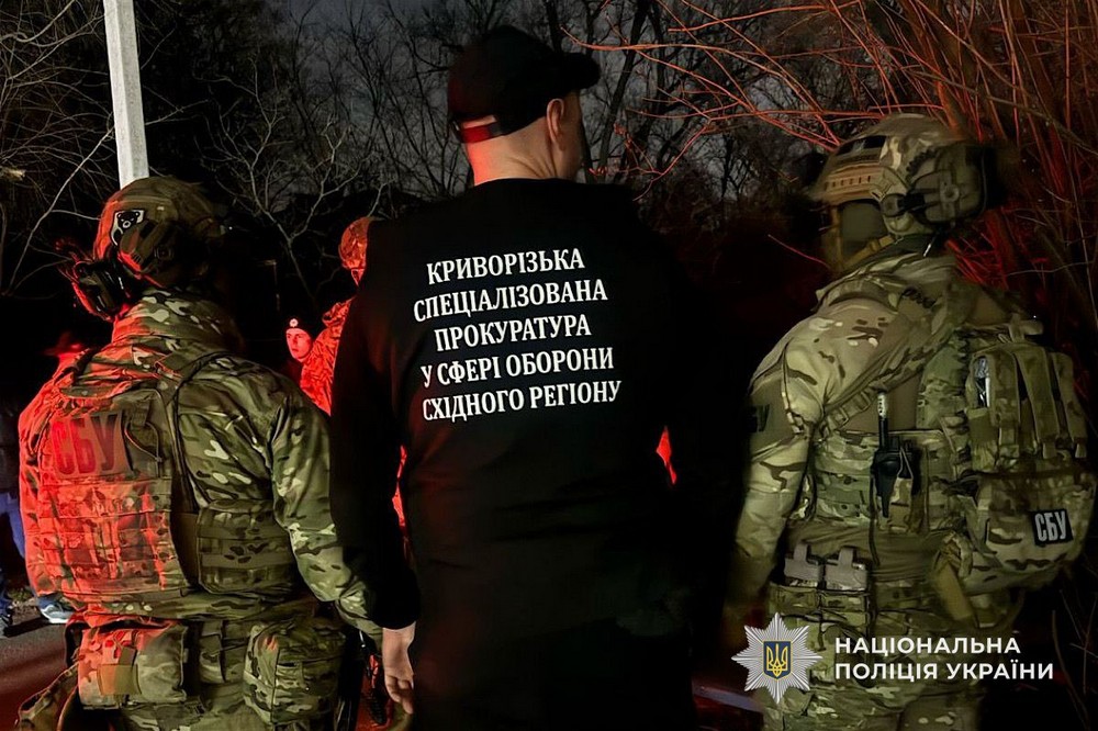 Поліція Нікополя перекрила  канал збуту вогнепальної зброї армійського зразка (фото)