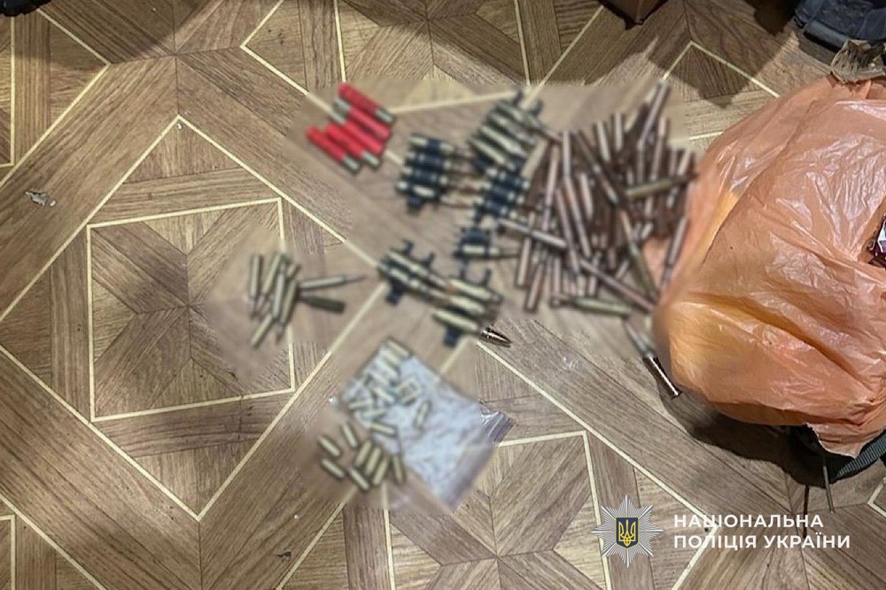Поліція Нікополя перекрила  канал збуту вогнепальної зброї армійського зразка (фото) 2