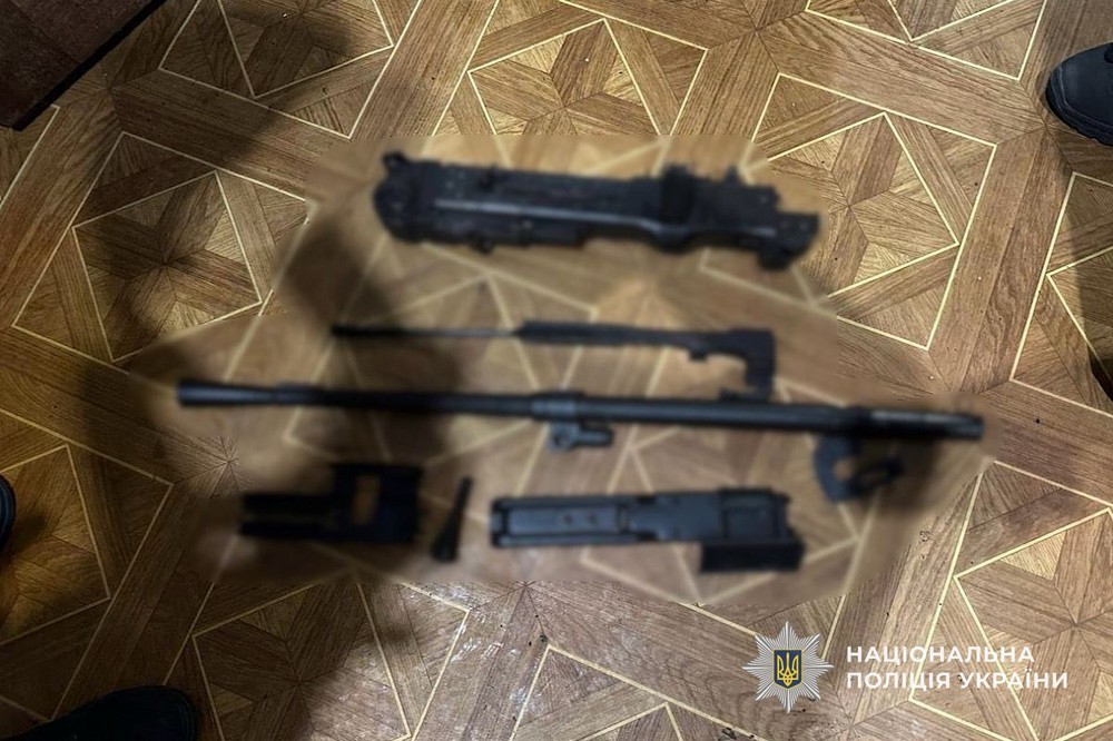 Поліція Нікополя перекрила  канал збуту вогнепальної зброї армійського зразка (фото) 3