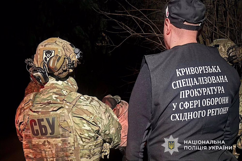 Поліція Нікополя перекрила  канал збуту вогнепальної зброї армійського зразка (фото) 7