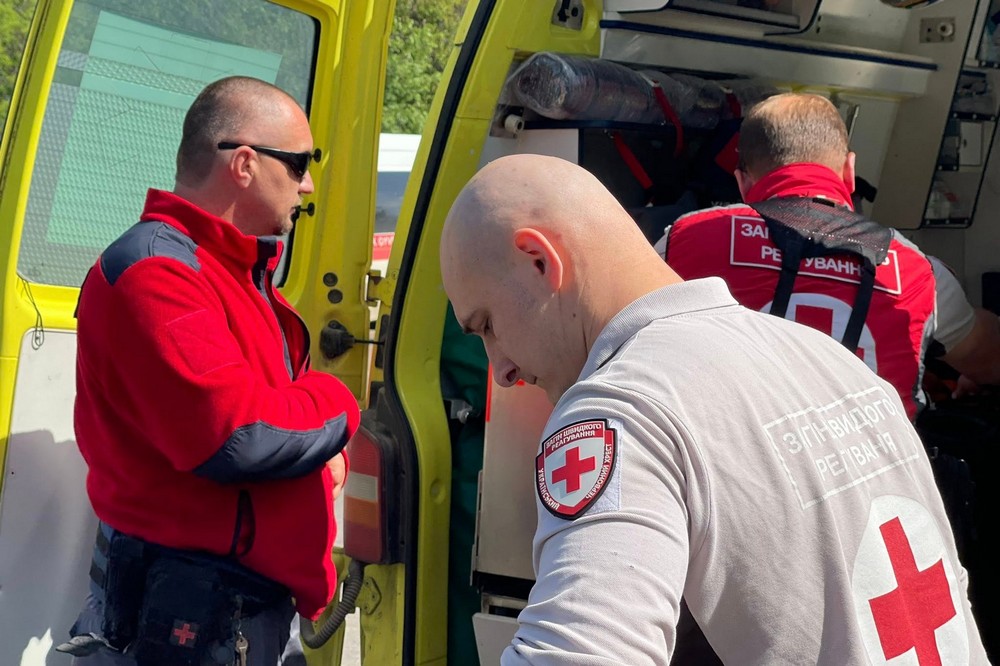 Волонтери Червоного Хреста Нікополя евакуювали жінку з Херсонської області (фото)