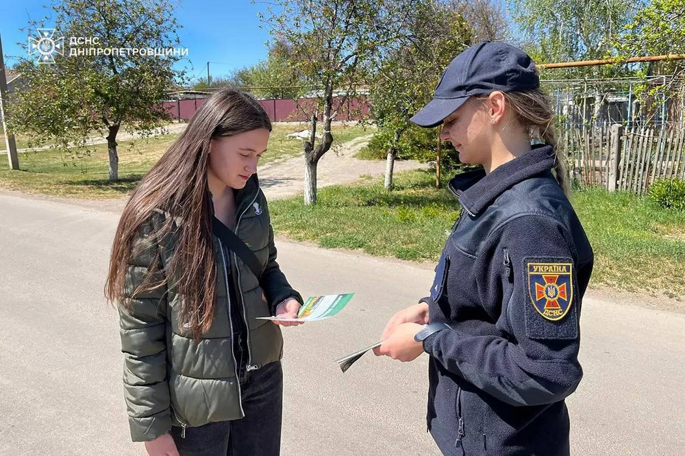 Жителям Томаківки розповіли  про альтернативний спосіб утилізації сухої рослинності 3