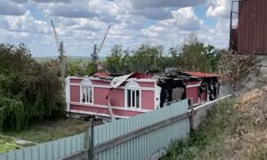 «Згоріла моя мрія»…. Волонтерка з Нікополя розповіла, що було у будинку, який знищив ворог (відео)