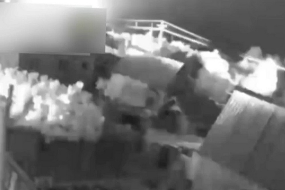 Відео обстрілу Нікополя з «Граду» в ніч на 16 травня з’явилося у мережі 1 Відео обстрілу Нікополя з «Граду» в ніч на 16 травня з’явилося у мережі