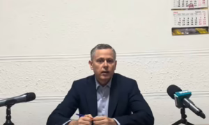 «Це потрібно пережити»: Олександр Саюк прокоментував масштабну заміну водогону у Нікополі і пов’язані з цим незручності
