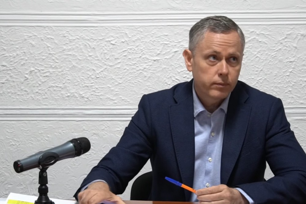 Прилетіло зовсім поруч: мер Нікополя під звуки вибухів розповів про проблеми у медичній сфері міста (відео) 1 Прилетіло зовсім поруч: мер Нікополя під звуки вибухів розповів про проблеми у медичній сфері міста (відео)