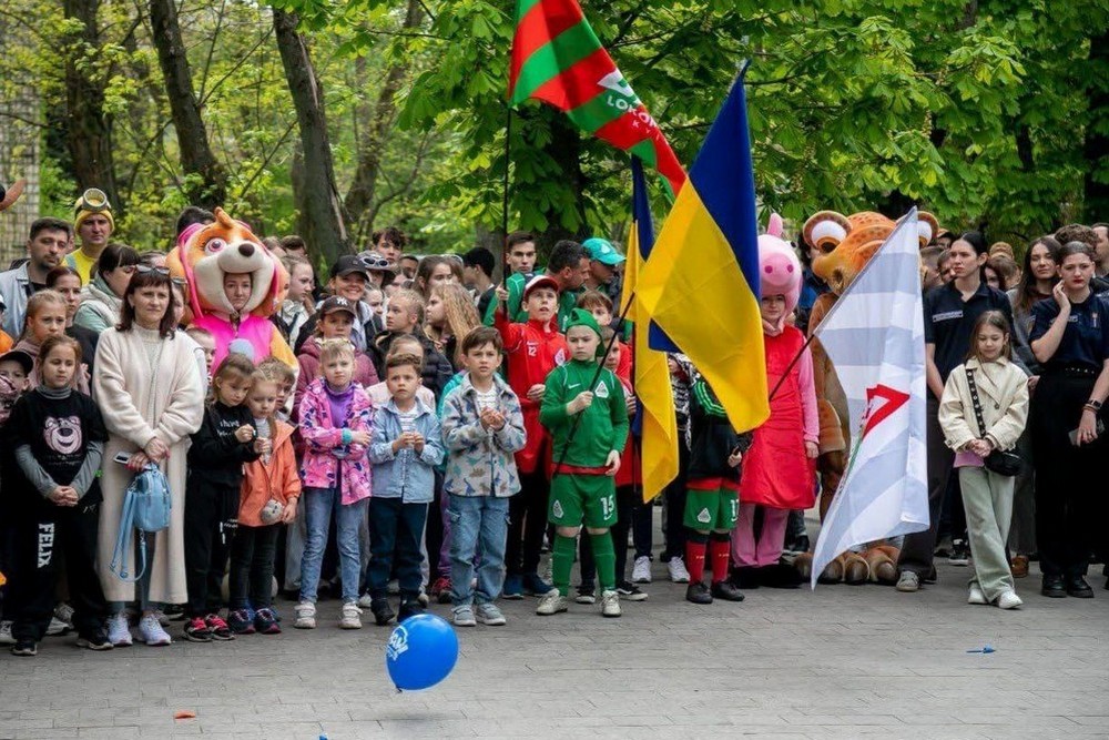 Діти з Нікополя і ще двох громад області взяли участь у відкритті сезону на Київській дитячій залізниці (фото)