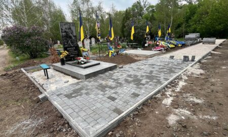 У Червоногригорівській громаді триває облаштування Алеї Слави. Роботи проводяться в одному із населених пунктів громади.