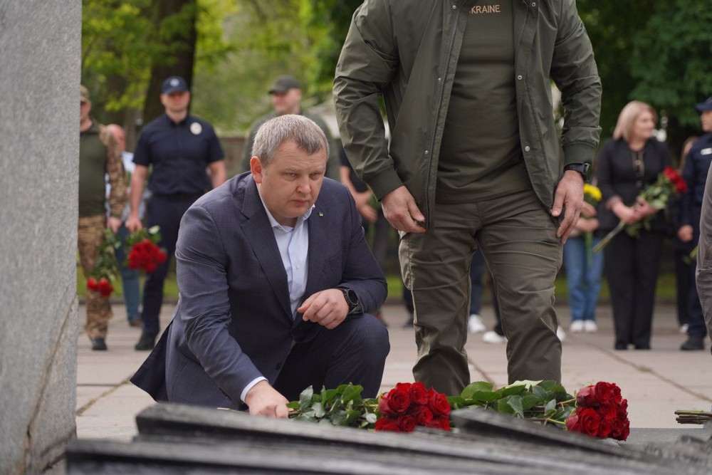«Не маємо права забути власних героїв»: у Дніпрі 8 травня вшанували пам’ять жертв Другої світової війни