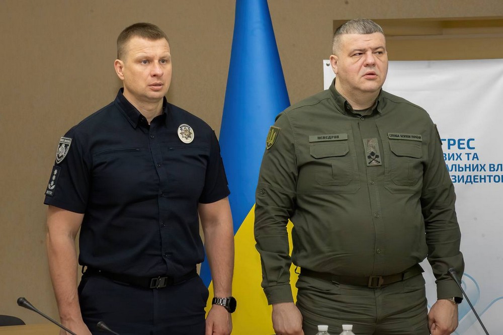 Обговорили важливі для прифронтового регіону питання: очільники Дніпропетровщини взяли участь у Конгресі місцевих та регіональних влад