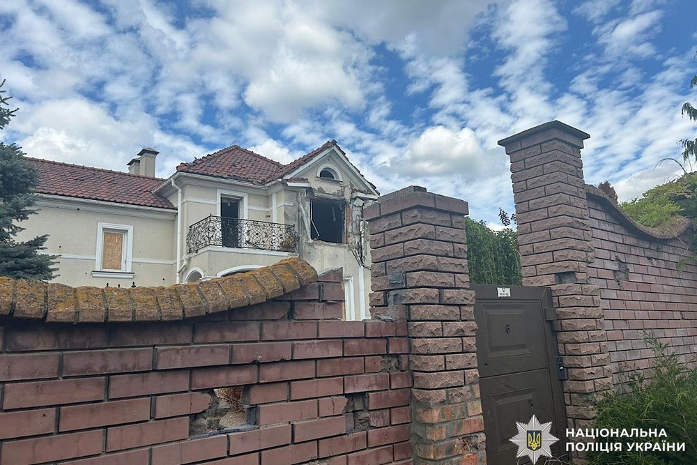Фото наслідків ворожих обстрілів