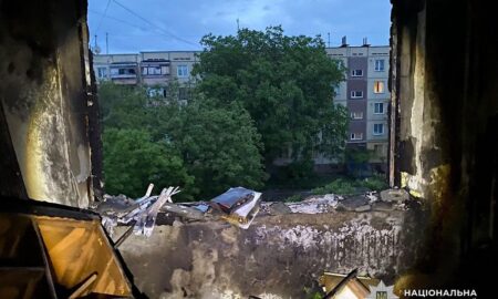 Дрон влучив у багатоповерхівку у Нікополі, КАБ поранив жінку в Новопавлівці – поліція