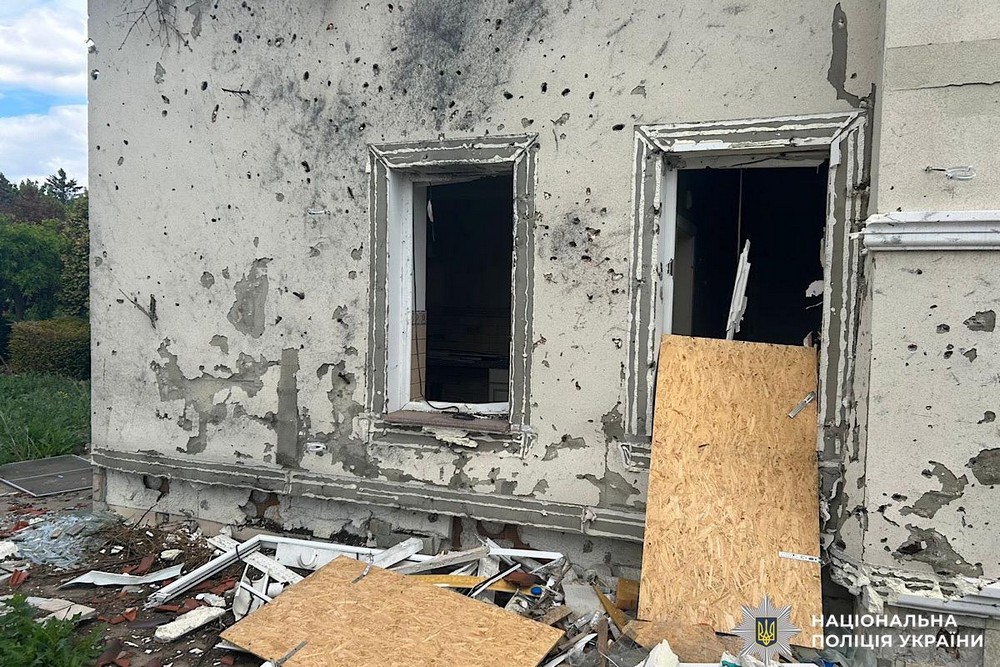 Фото наслідків ворожих обстрілів