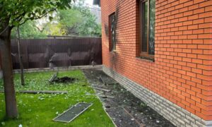 Сталася пожежа, є постраждалий: ворог обстрілював Нікополь і район ввечері і вранці 9 травня (фото)