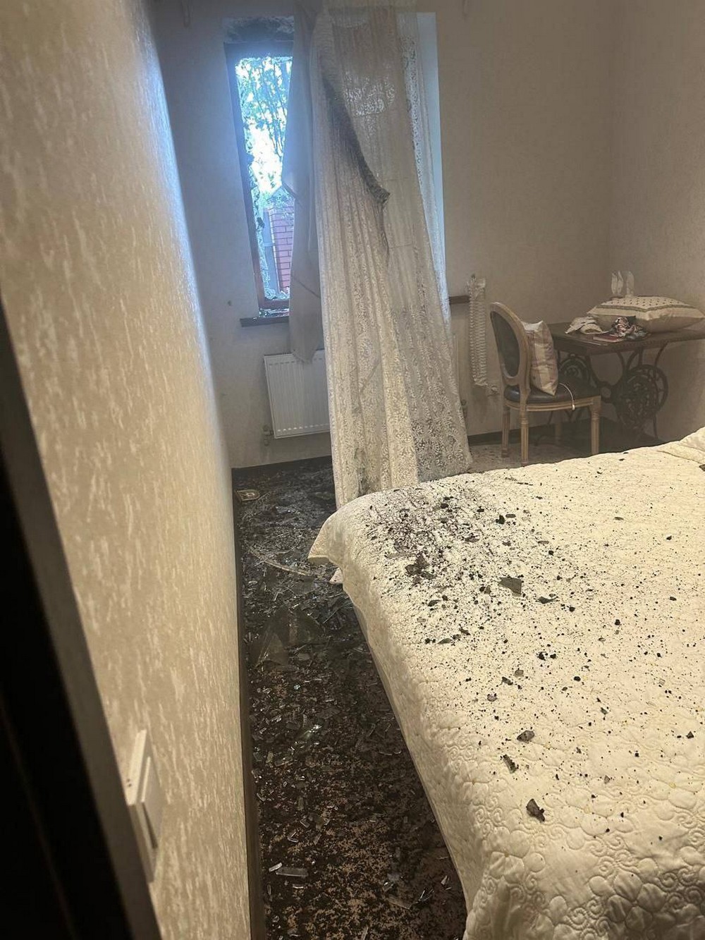 Фото наслідків обстрілів Нікополя і району