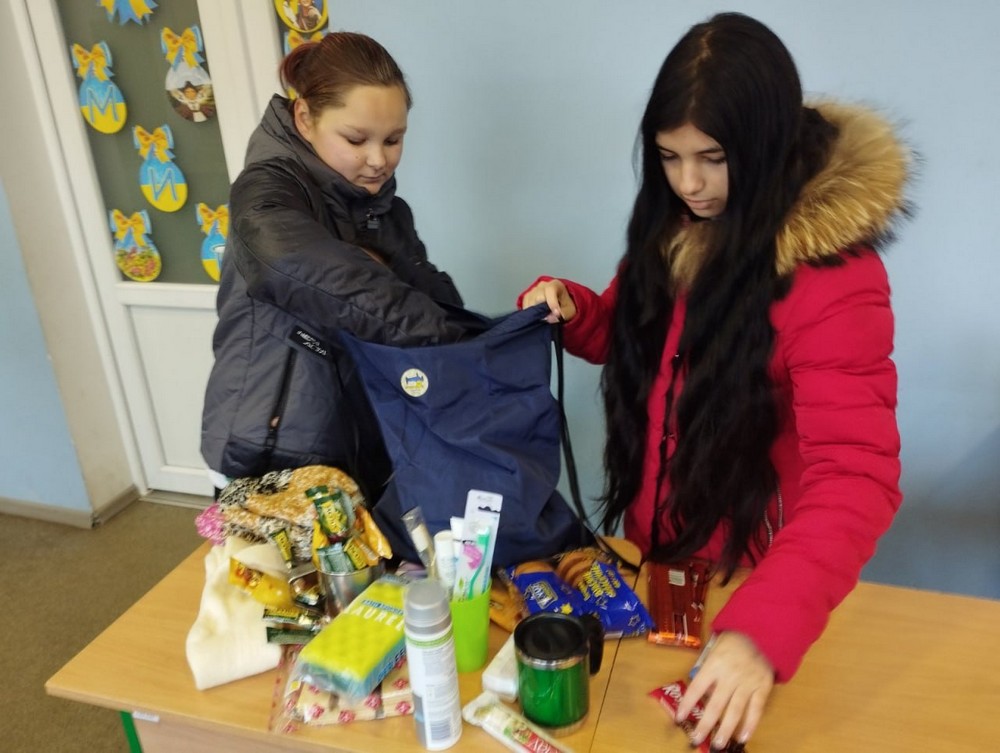 І діти, і дорослі: як у Червоногригорівській громаді допомагають фронту (фото)