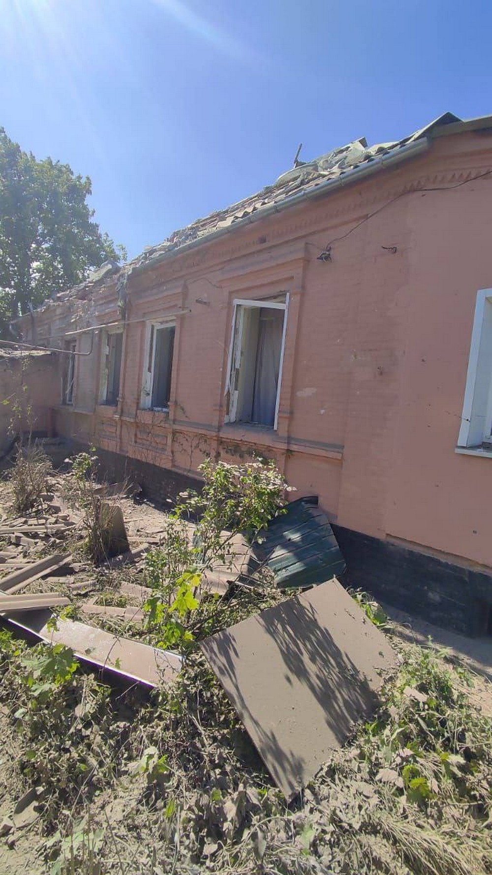 Фото наслідків обстрілів Нікополя