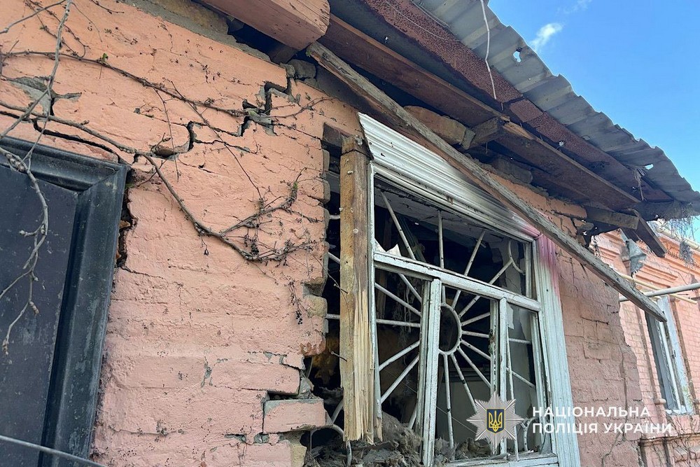 Наслідки обстрілів Нікополя: фото