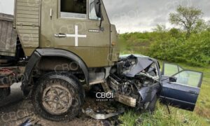 Легкових влетів під бензовоз, а потім ще й вантажівка: масштабна ДТП на Дніпропетровщині – є загиблі, постраждав рятувальник (фото, відео)