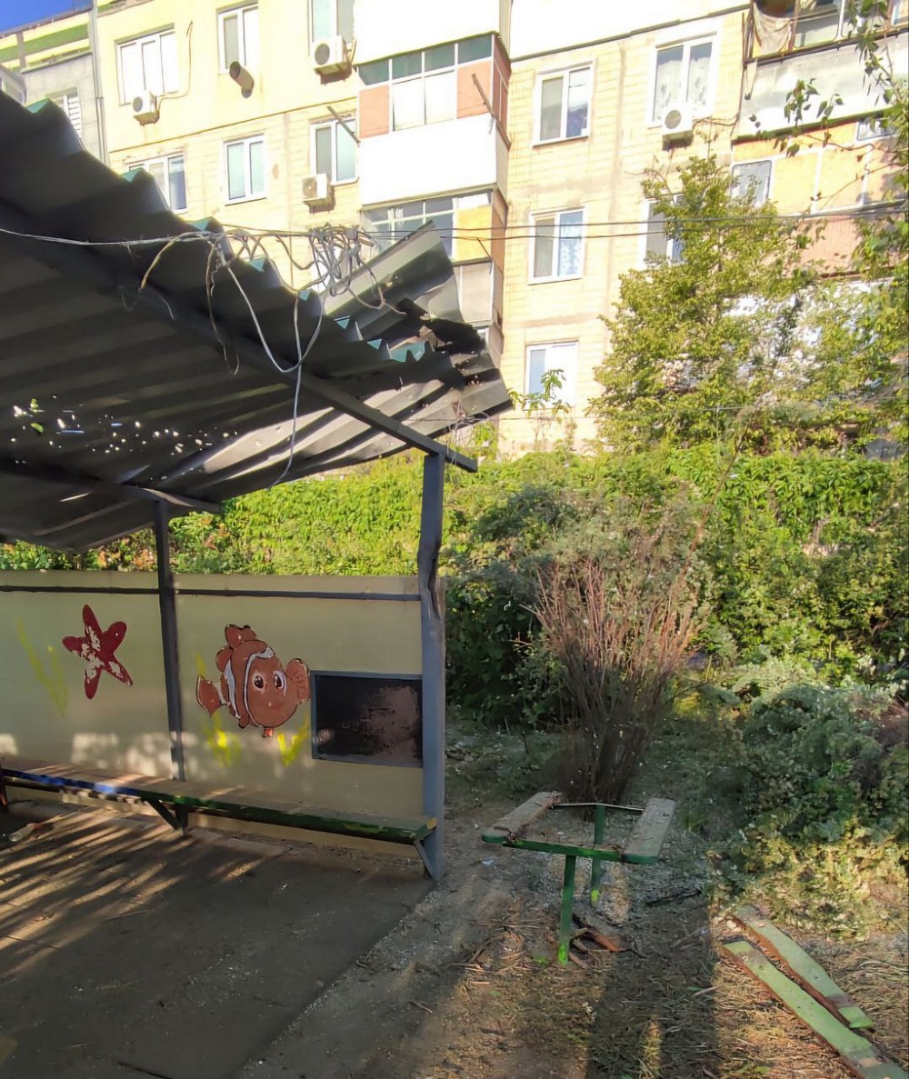 У Нікополі понівечено дитячий садок і багатоповерхівку, під ударом ворога був і район, а також Синельниківщина (фото)