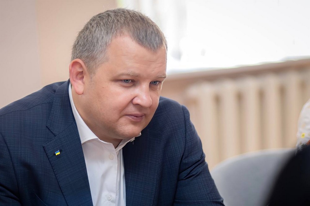 Провідний радіолог Франції доктор Дюма провів лекцію для лікарів Дніпропетровщини. А вони поділилися з ним досвідом роботи під час війни.