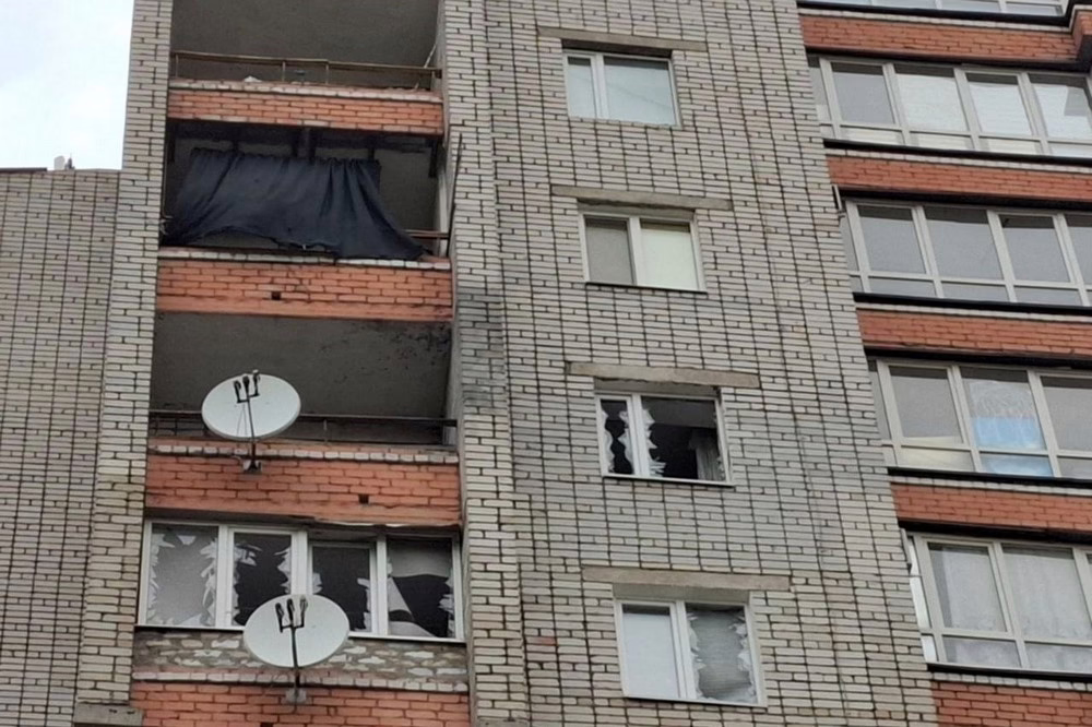 У Нікополі понівечено багатоповерхівку, на Синельниківщині двоє поранених – ворог продовжує удари по Дніпропетровщині