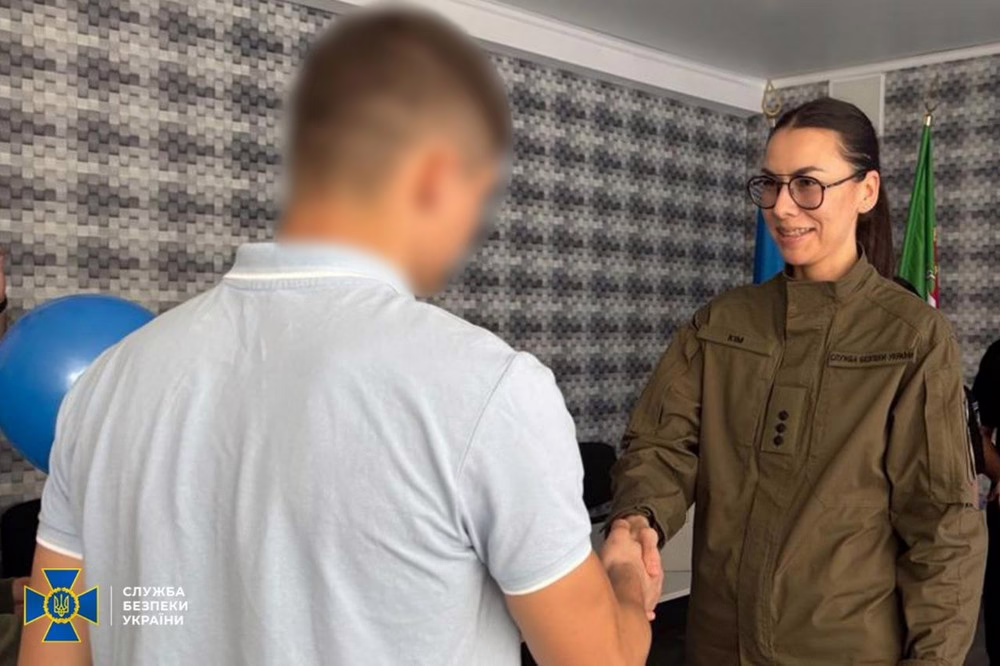 Двоє підлітків з Кривого Рогу відмовилися від співпраці з ФСБ і отримали нагороди від СБУ та Нацполіції