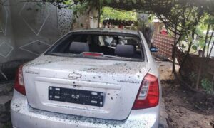 Армія РФ обстріляла Нікополь: понівечено адмінбудівлю, багатоповерхівку, приватні будинки, автівки, - також під ударом був район (фото)