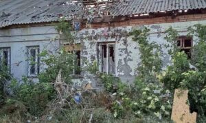 У Нікополі руйнування внаслідок обстрілів, також ворог масовано атакував область дронами – виникли пожежі (фото)