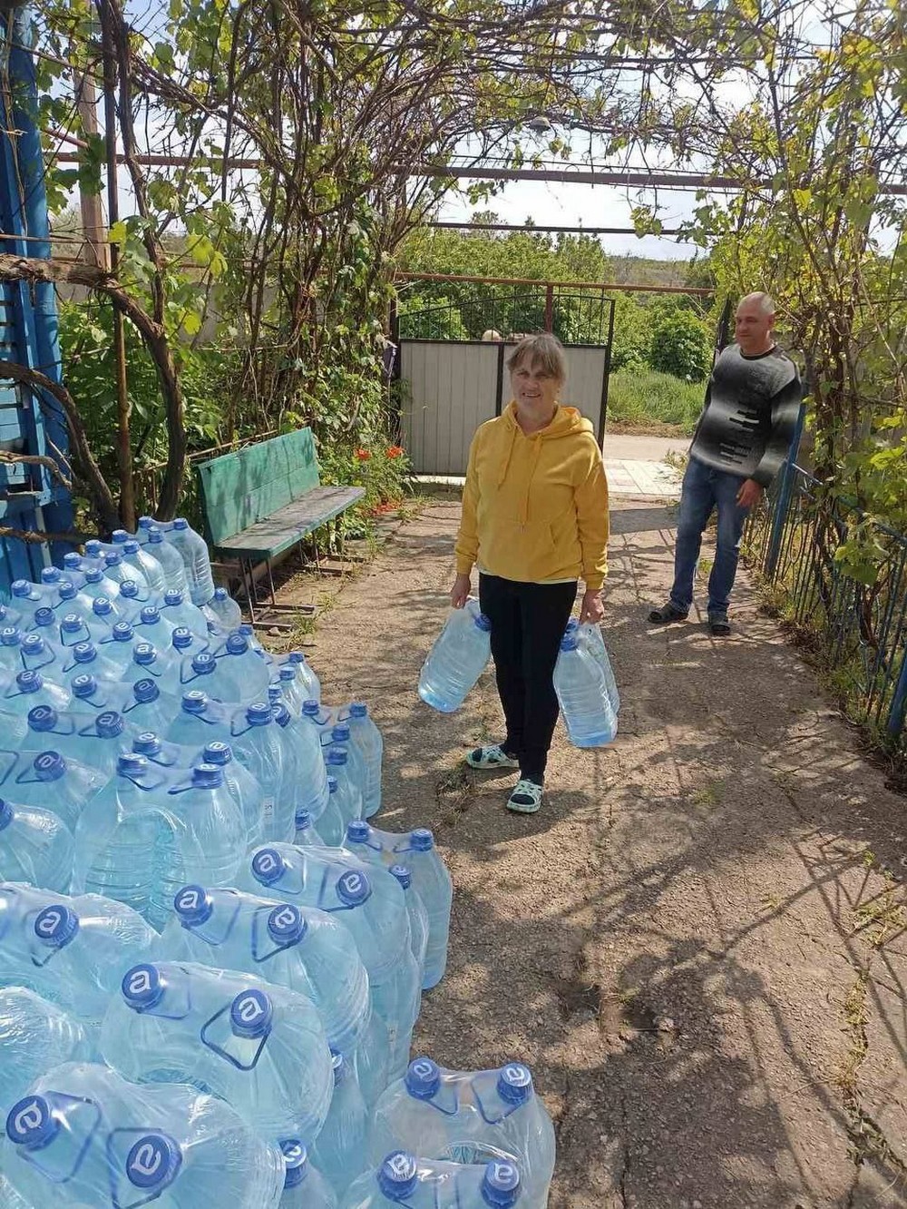 Гуманітарна допомога у Марганці від "GEM": що отримують люди (фото)