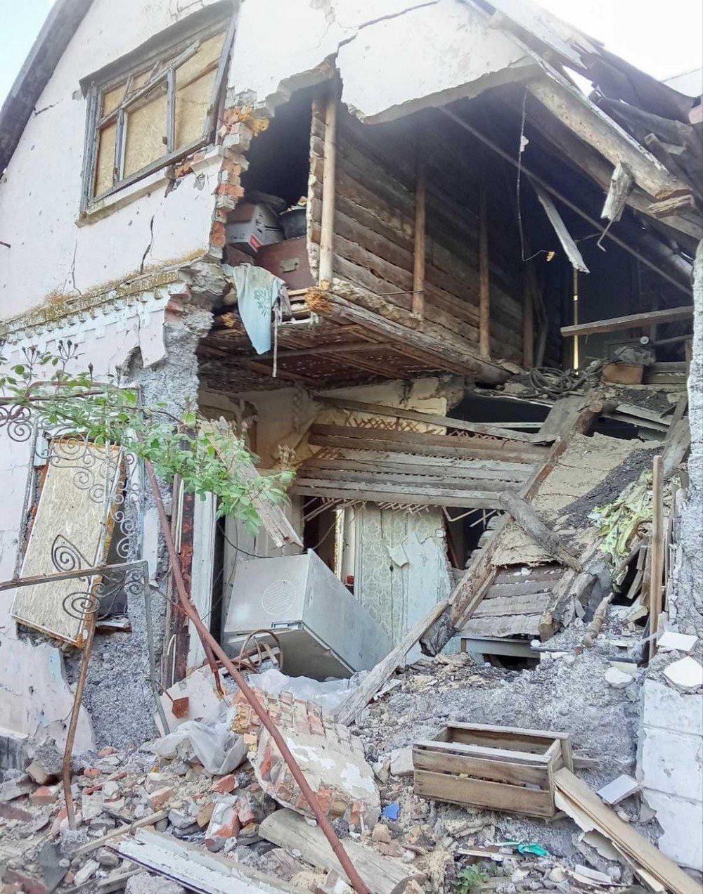 Фото наслідків обстрілів Нікопольщини