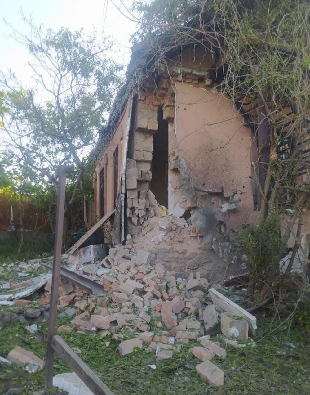 Фото наслідків обстрілів Нікопольщини