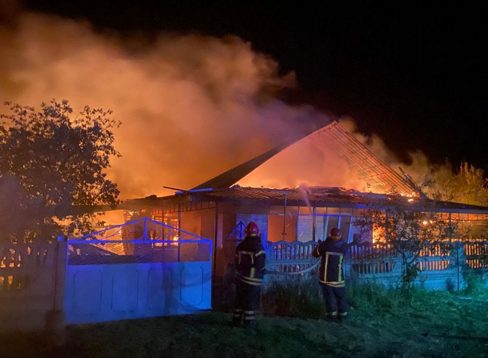 У Нікополі понівечено швидку, в області двоє поранених – наслідки обстрілів області станом на ранок 27 травня