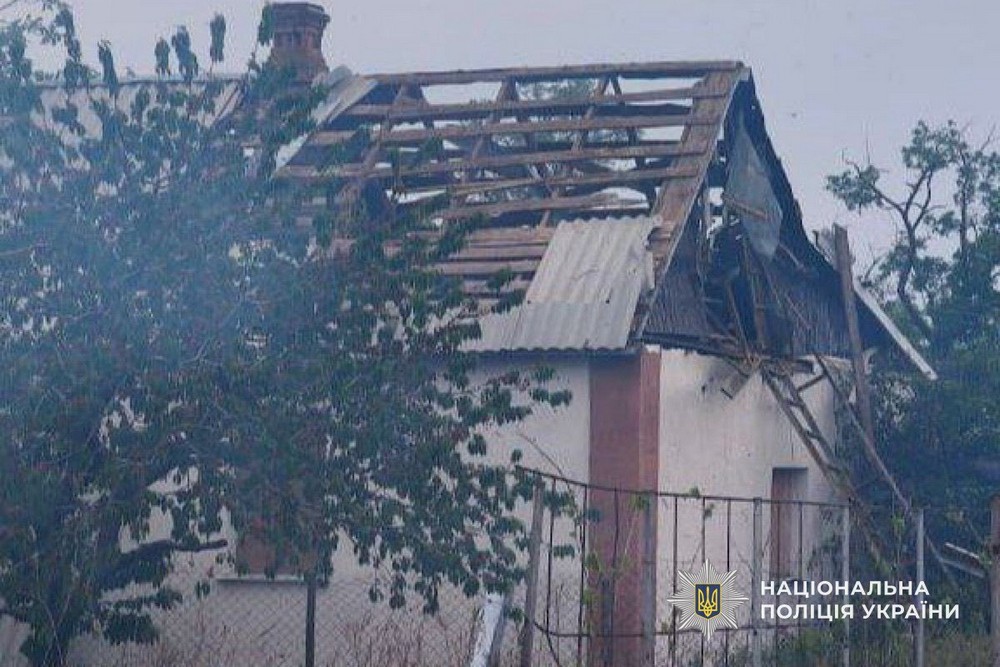 Окупанти вдарили по евакуаційному авто, били по Нікополю, Криворіжжю, Самарівському району: серед постраждалих троє поліцейських