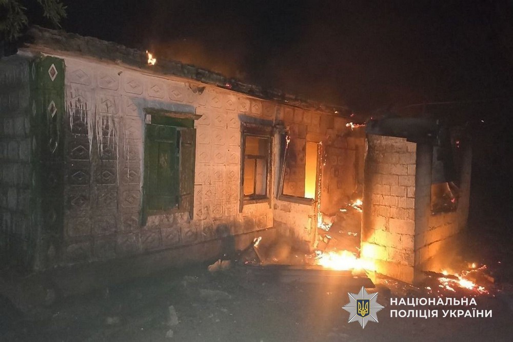 Окупанти вдарили по евакуаційному авто, били по Нікополю, Криворіжжю, Самарівському району: серед постраждалих троє поліцейських