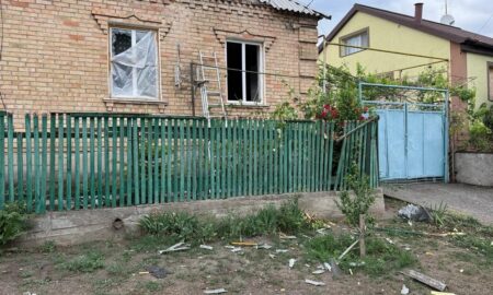 У Нікополі ворог поранив 78-річну жінку, під обстрілом був і район, а також Синельниківщина