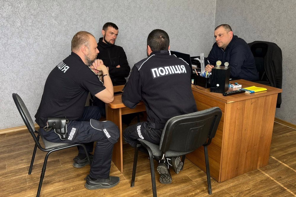 у Червоногригорівській громаді провели зустріч за участю поліцейськими офіцера 2