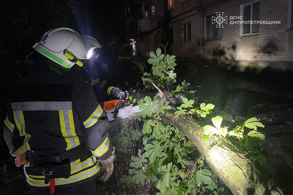 у Павлограді рятувальники ліквідували наслідки негоди (фото) 2