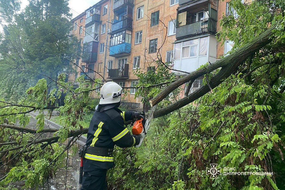 у Павлограді рятувальники ліквідували наслідки негоди (фото) 4