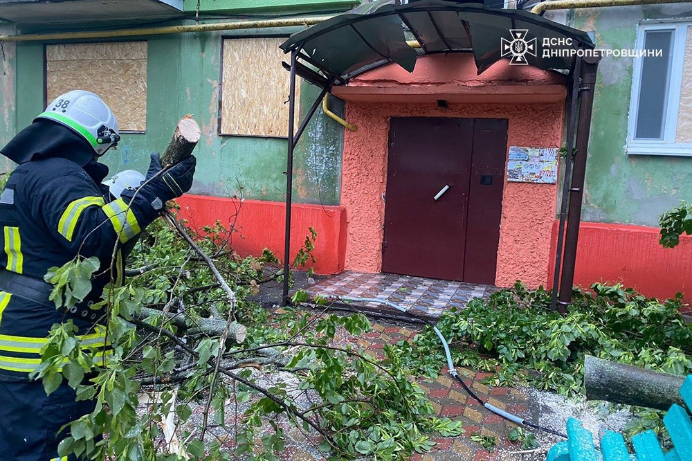 у Павлограді рятувальники ліквідували наслідки негоди (фото) 5