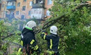 у Павлограді рятувальники ліквідували наслідки негоди (фото) 7